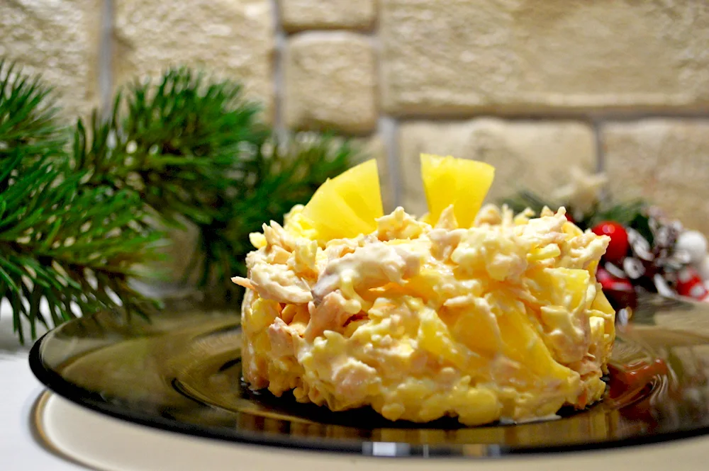 Girl's Caprice with pineapple
