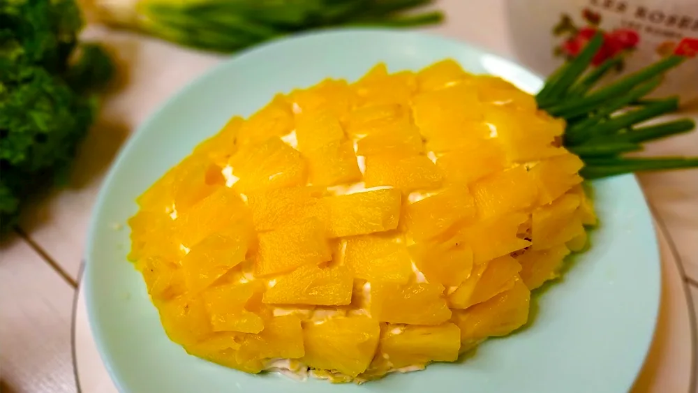 Girl's Caprice Salad with pineapple