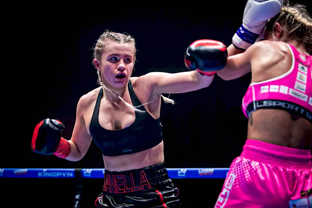 Woman boxer