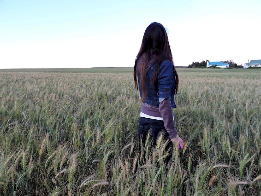 Girl with brunette from back