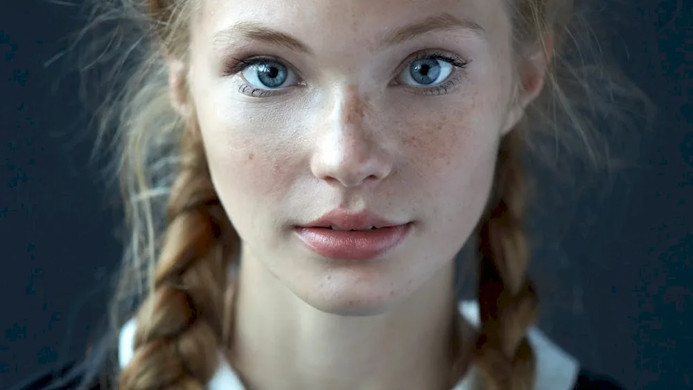 Darya Milko plum model