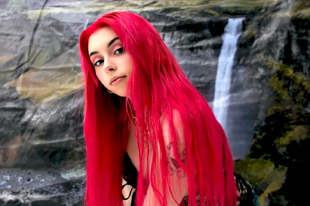 Darya Shikhanova Dora