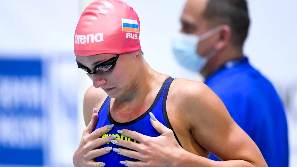 Kirpichnikova Anastasia swimming