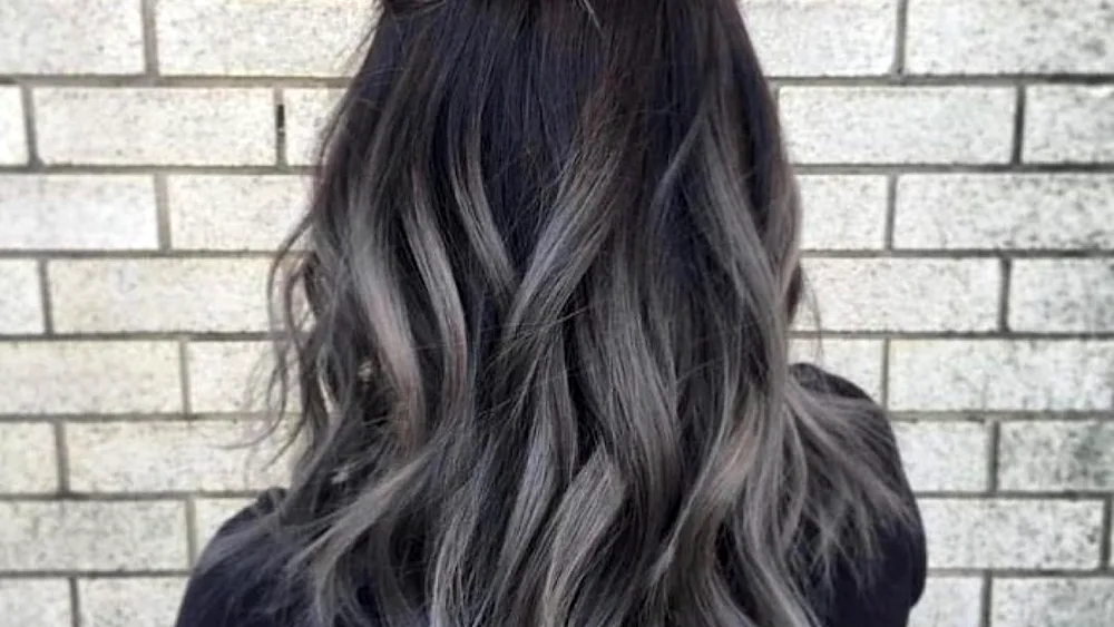 Balayage hair colour