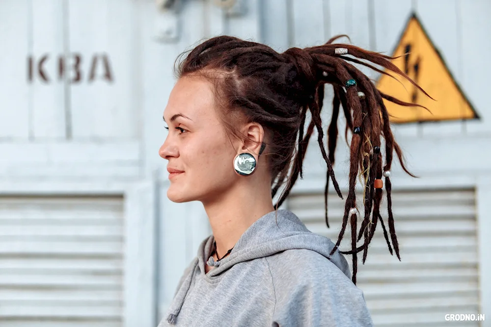 De dreadlocks on an undercut