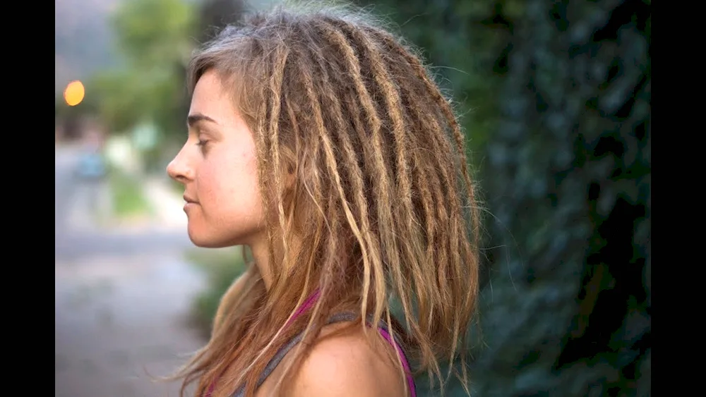 Dreadlocks unbraiding