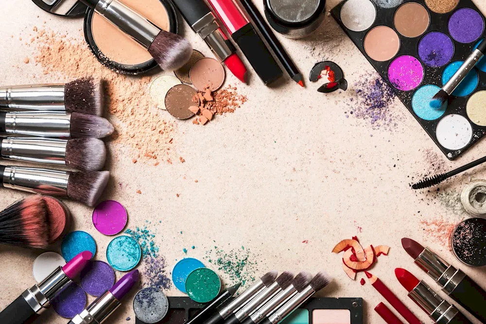 Decorative cosmetics