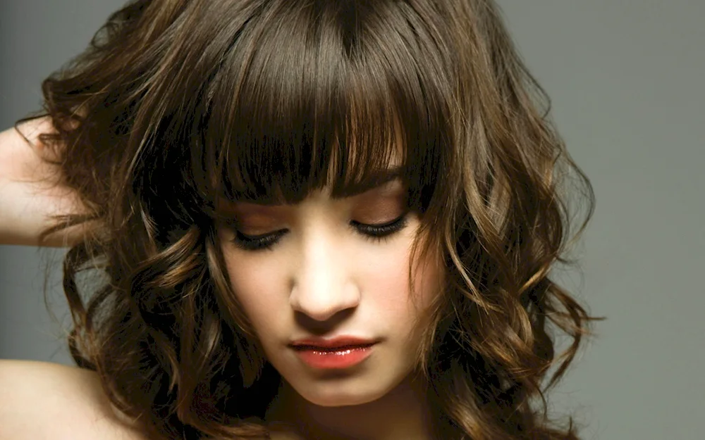 Demi Lovato brown
