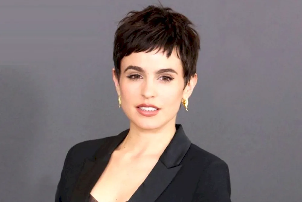 Demi Moore Pixie