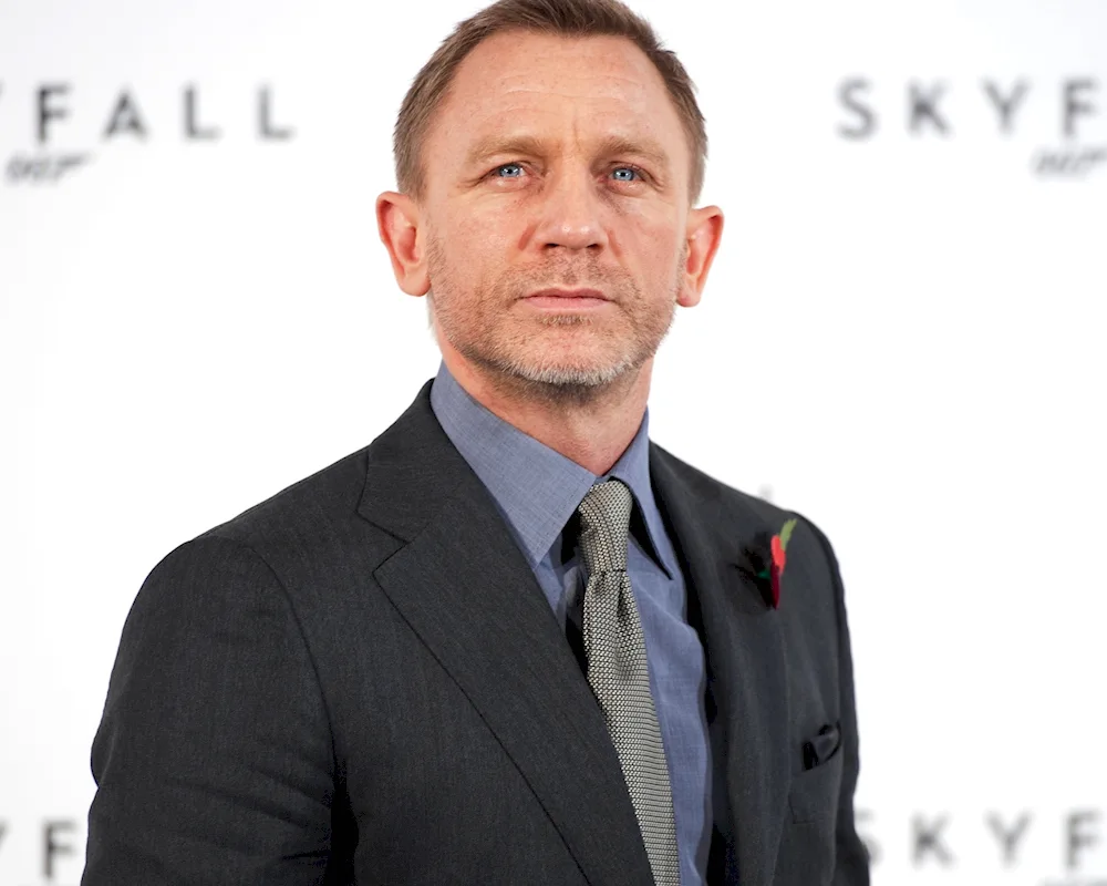 Daniel Craig