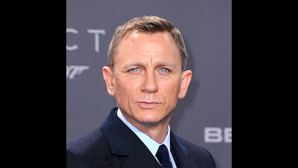 Daniel Craig