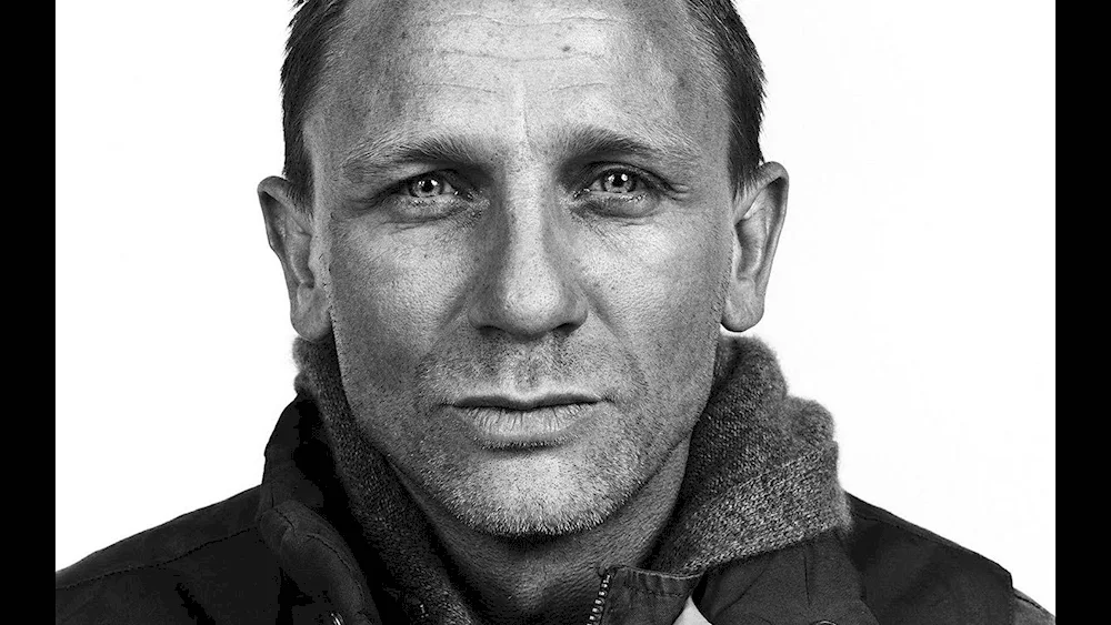 Daniel Craig