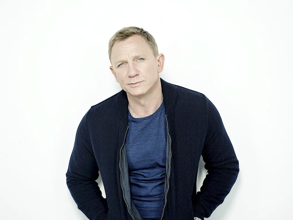 Daniel Craig