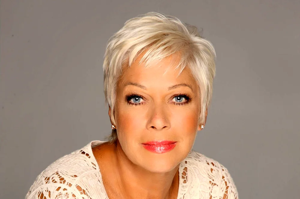 Denise Welch short haircut