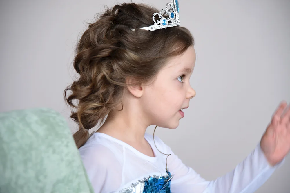 Children's hairstyle with tiara