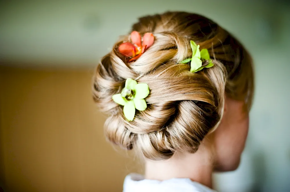 Girl bun hairstyles for long hair