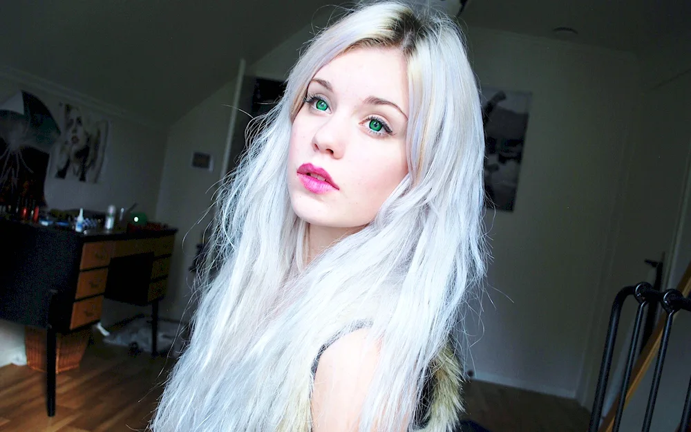 Devon Jade white hair colour