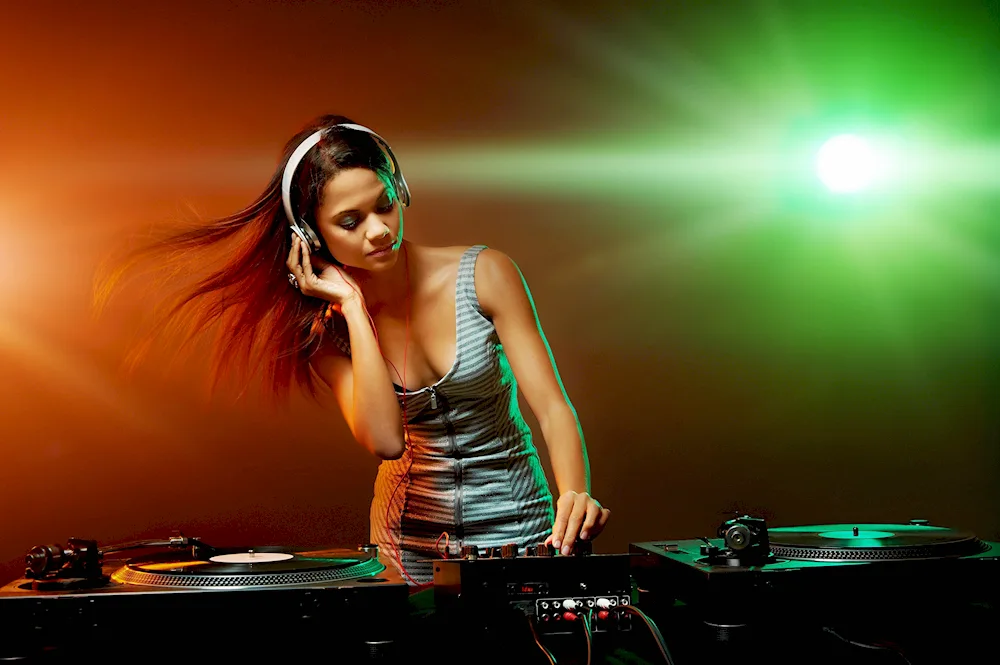 Girl DJ