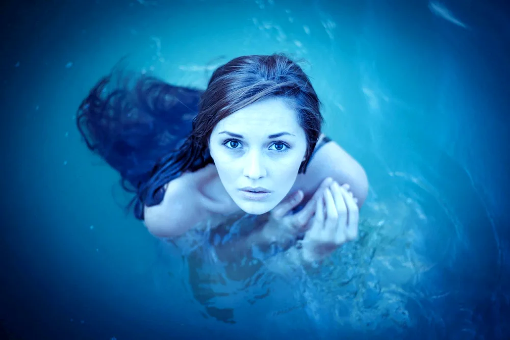 Girl under the water