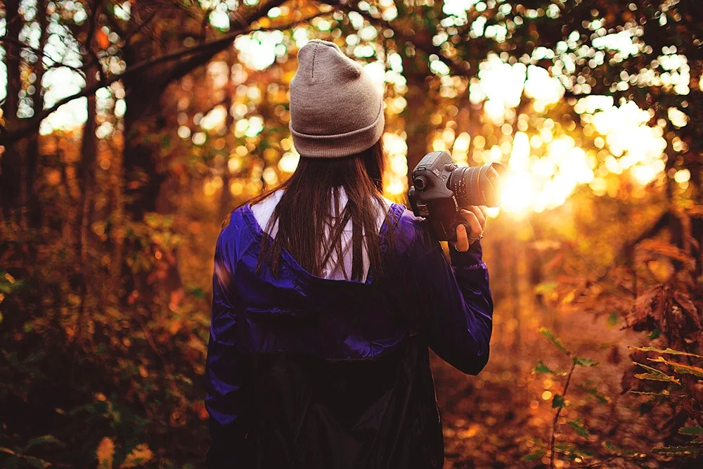 A brunette girl in autumn