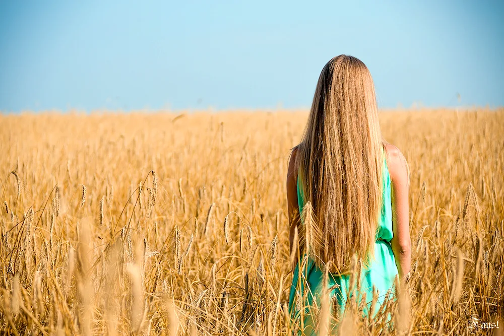 Girl with wheat hair