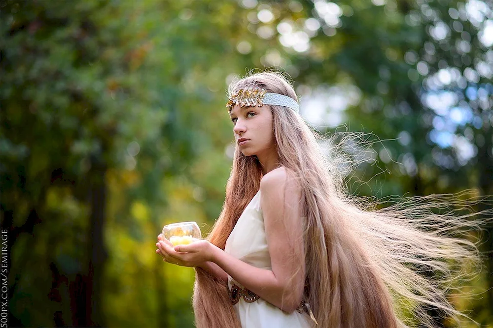 Alyona Mazanik long hair