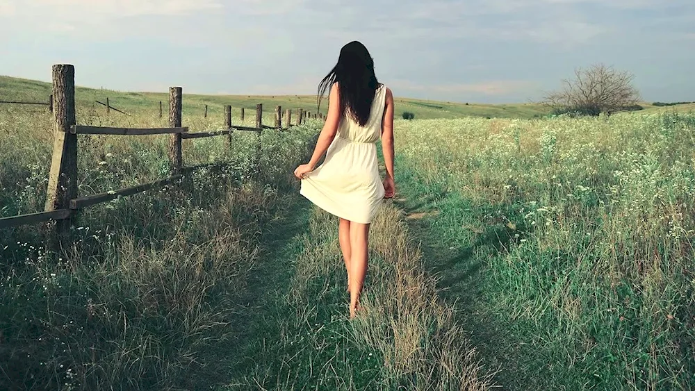 Girl with a brunette brown back