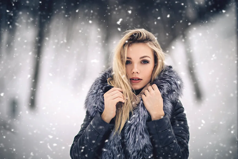 Oksana Fedorova in a fur coat