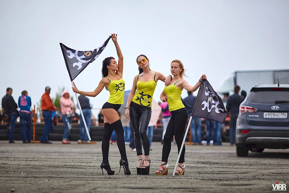 Girls at the start of the race