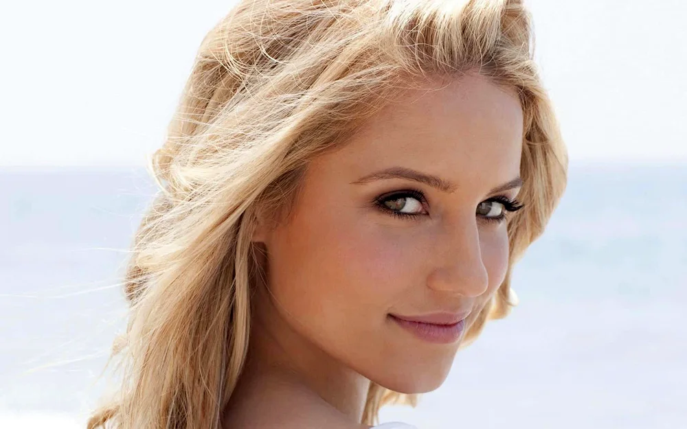 Dianna Agron photo