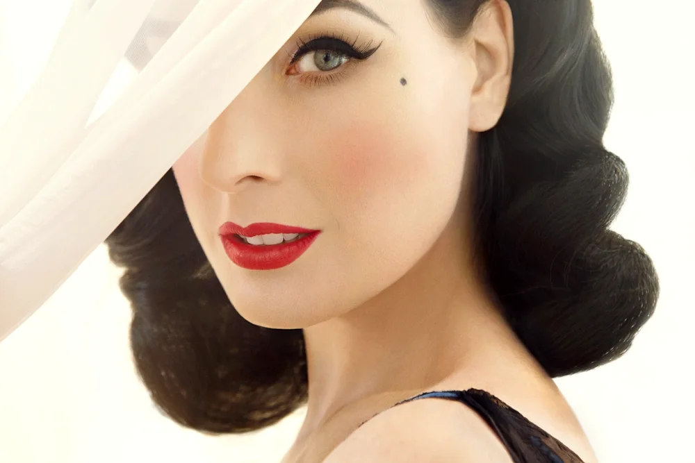 Dita von Tiz singer