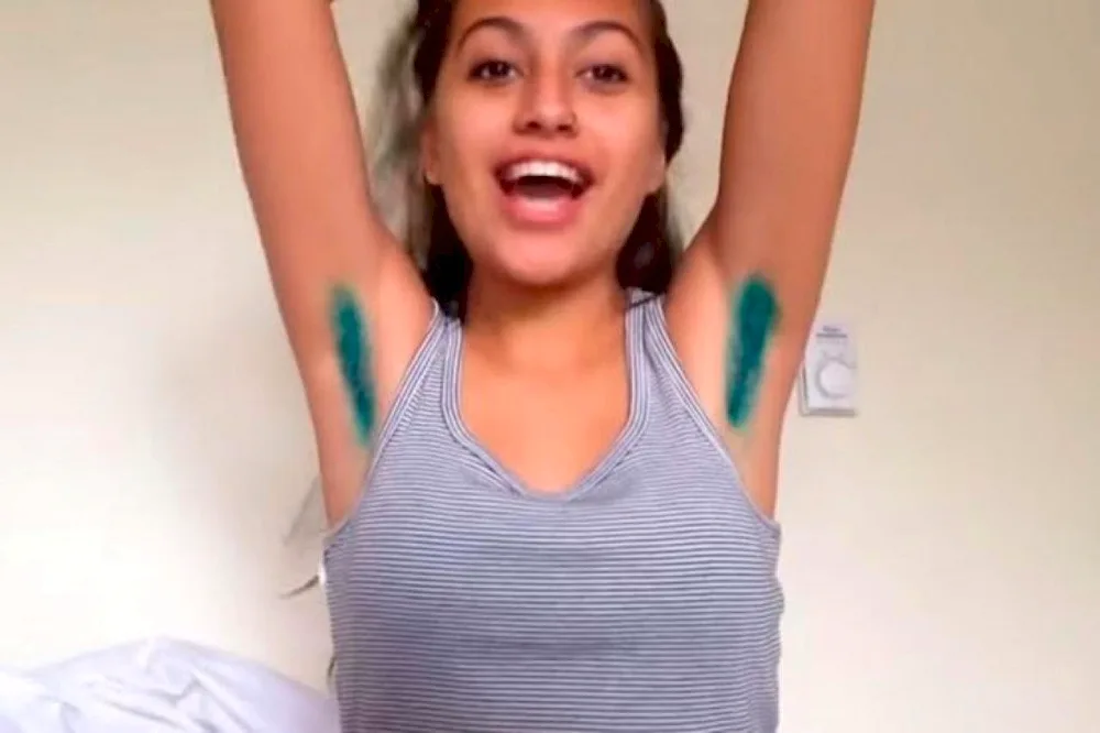 Long armpit hair in the armpit