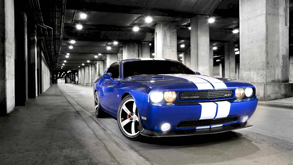 Dodge Challenger srt8