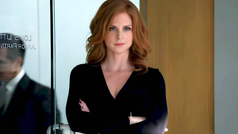 Sara Rafferty Force Majors