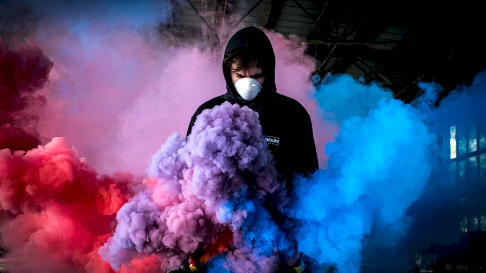 Coloured smoke