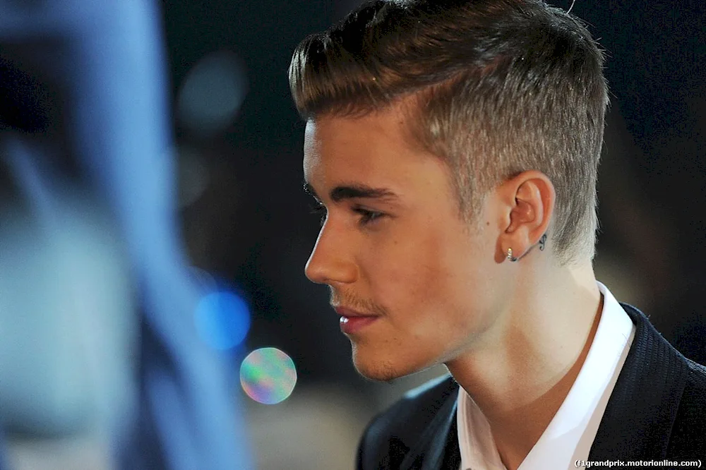 Justin Bieber Canadian haircut