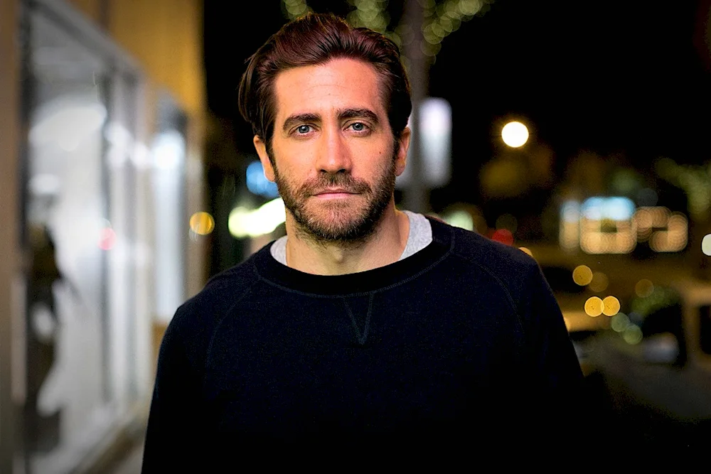 Jake Gyllenhaal with beard