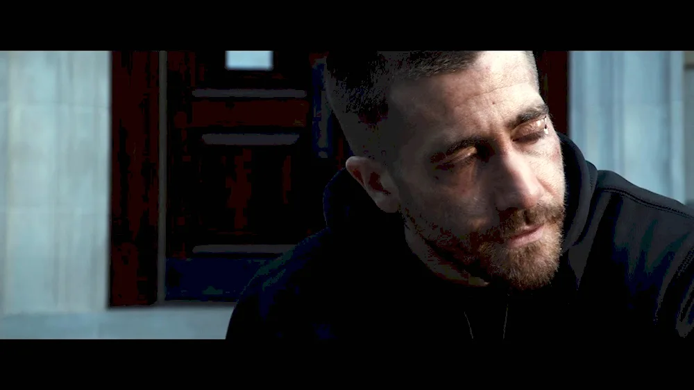 Jake Gyllenhaal Lefty