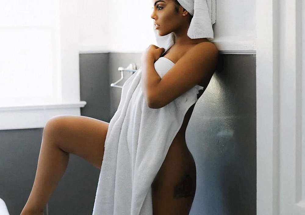 Jamie Thornton in towel