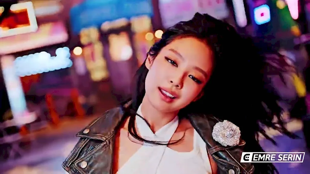 Jennie AIDOL