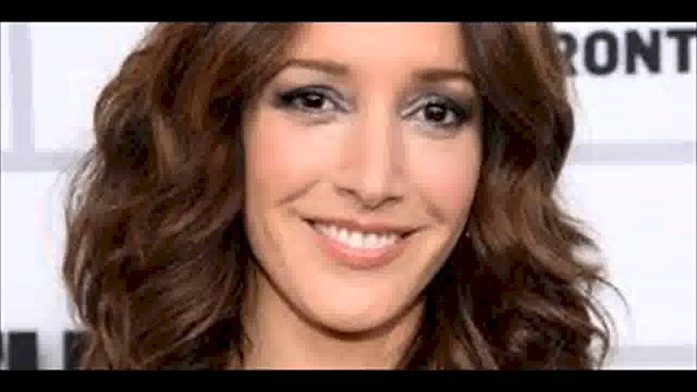Jennifer Beals
