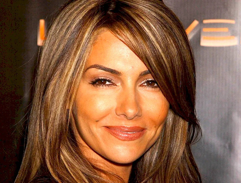 Jennifer Lopez bronzing