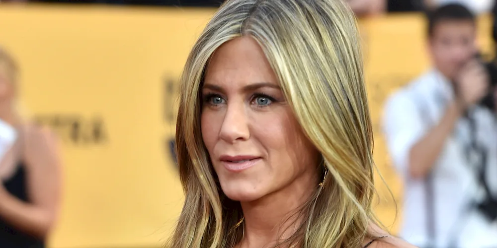 Jennifer Aniston hair colour