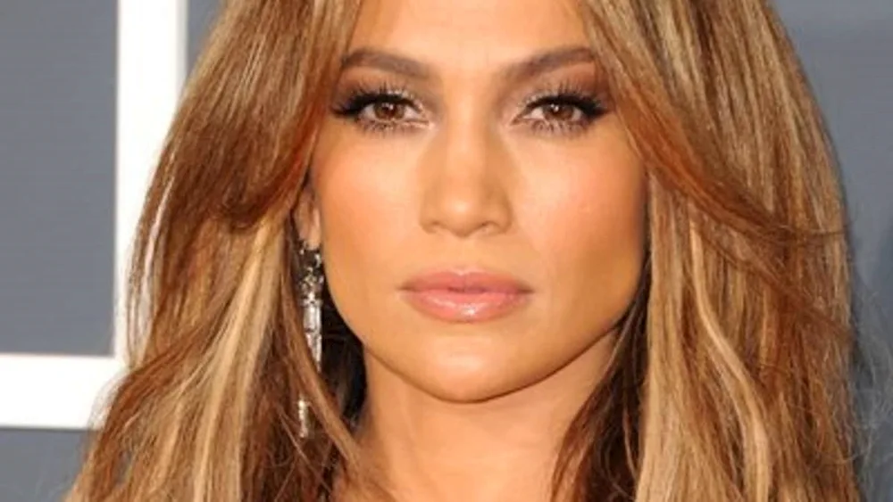 Jennifer Lopez curly