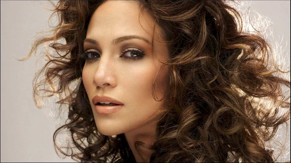 Jennifer Lopez curly