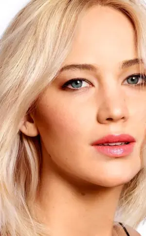 Jennifer Lawrence kare blond