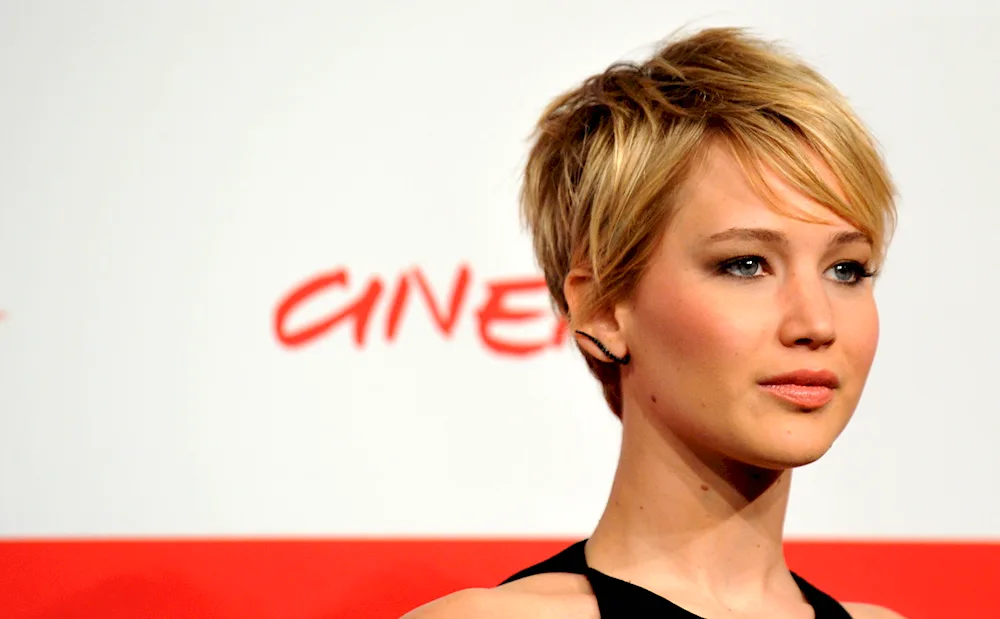 Jennifer Lawrence Pixie Cut Pixie- Short hair bob