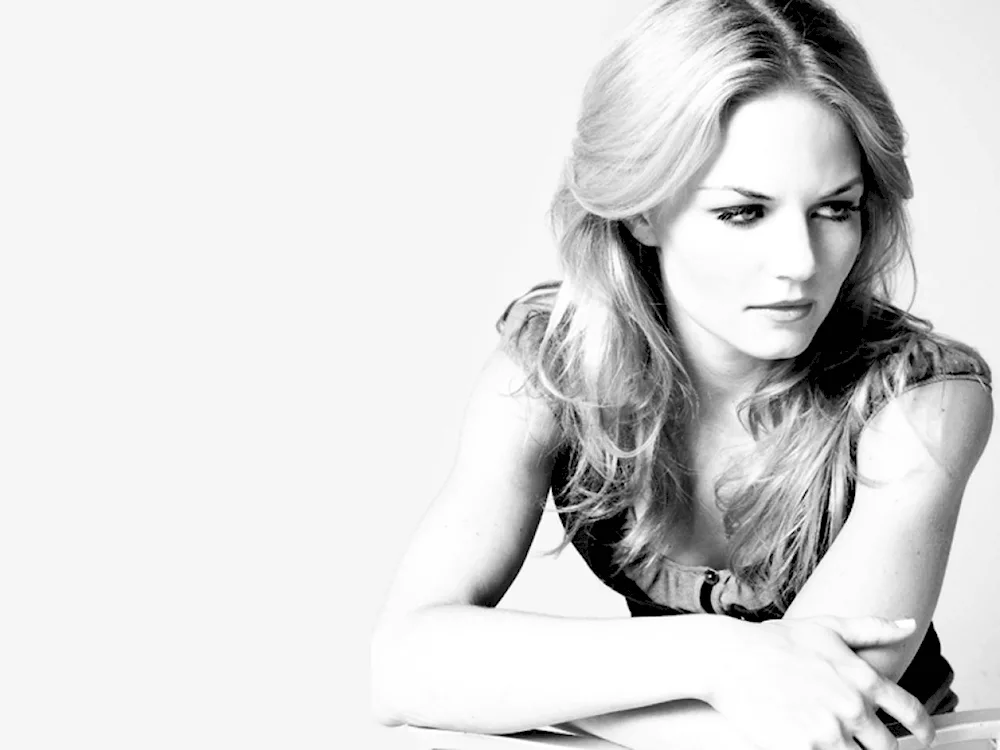 Jennifer Morrison Emma Swan