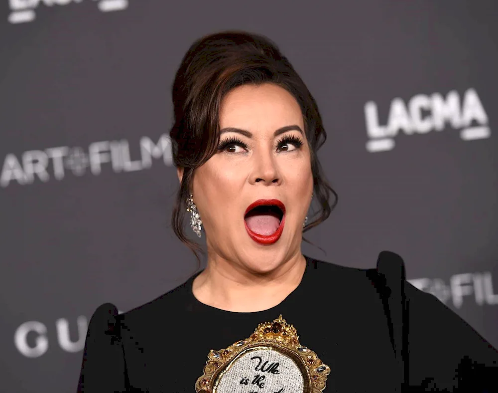 Jennifer Tilly