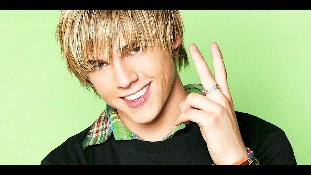 Jesse McCartney blond